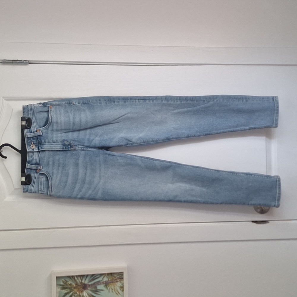 american eagle strech mom jeans